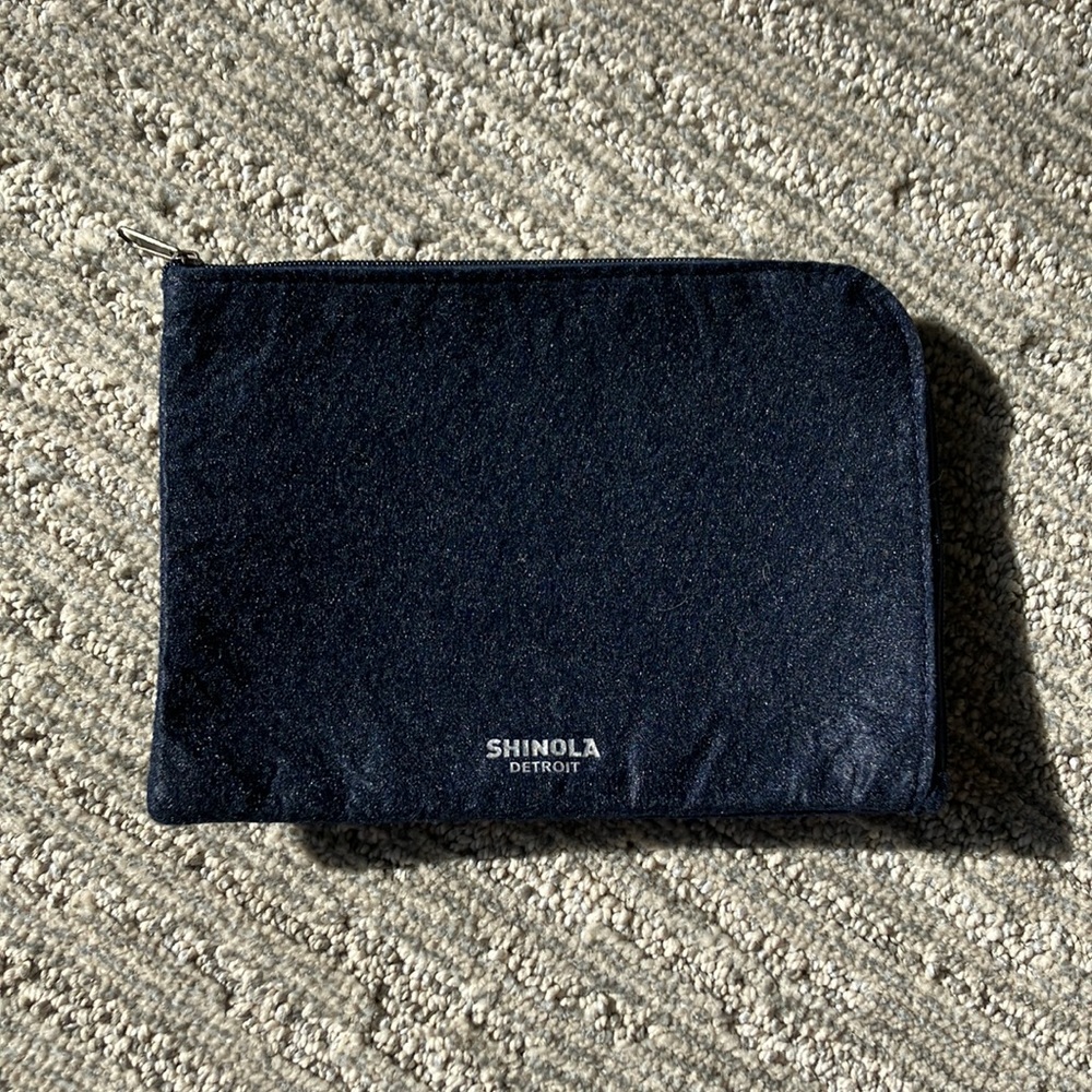 Shinola x American Airlines blue felt zip travel case - Picture 2 of 11